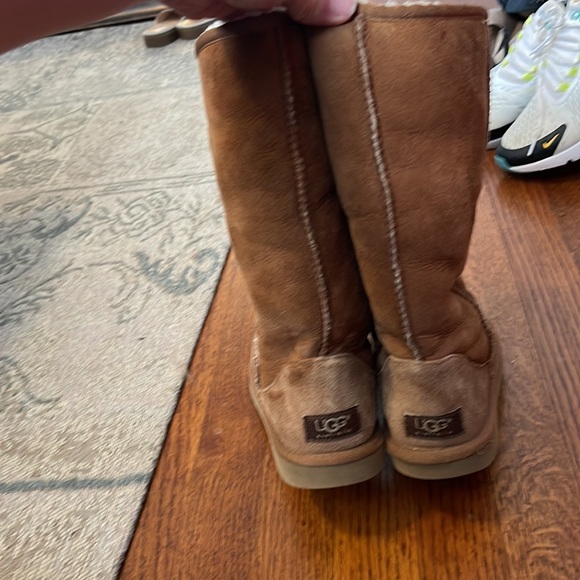 Ugh boots - Picture 2 of 3